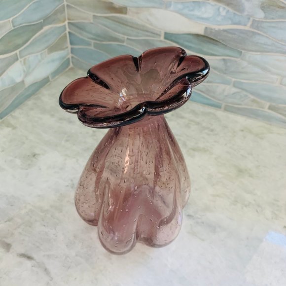 ❌Sold Anthropologie Purple Glass Flower Petal Vase - Picture 4 of 7